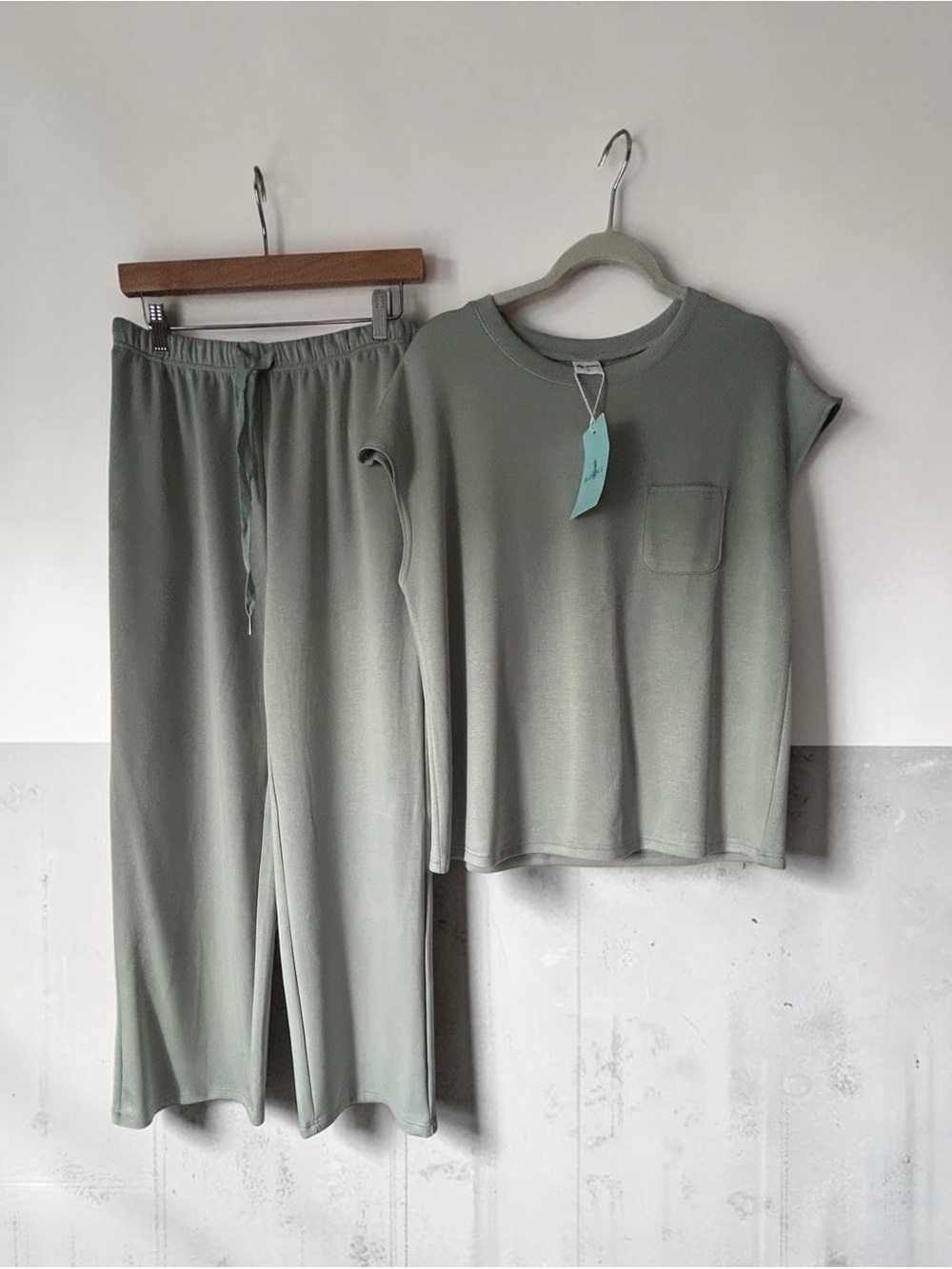 Women’s Sage Green Wide-Leg Jumpsuit with Drawstring Waist - Picture 2 of 4